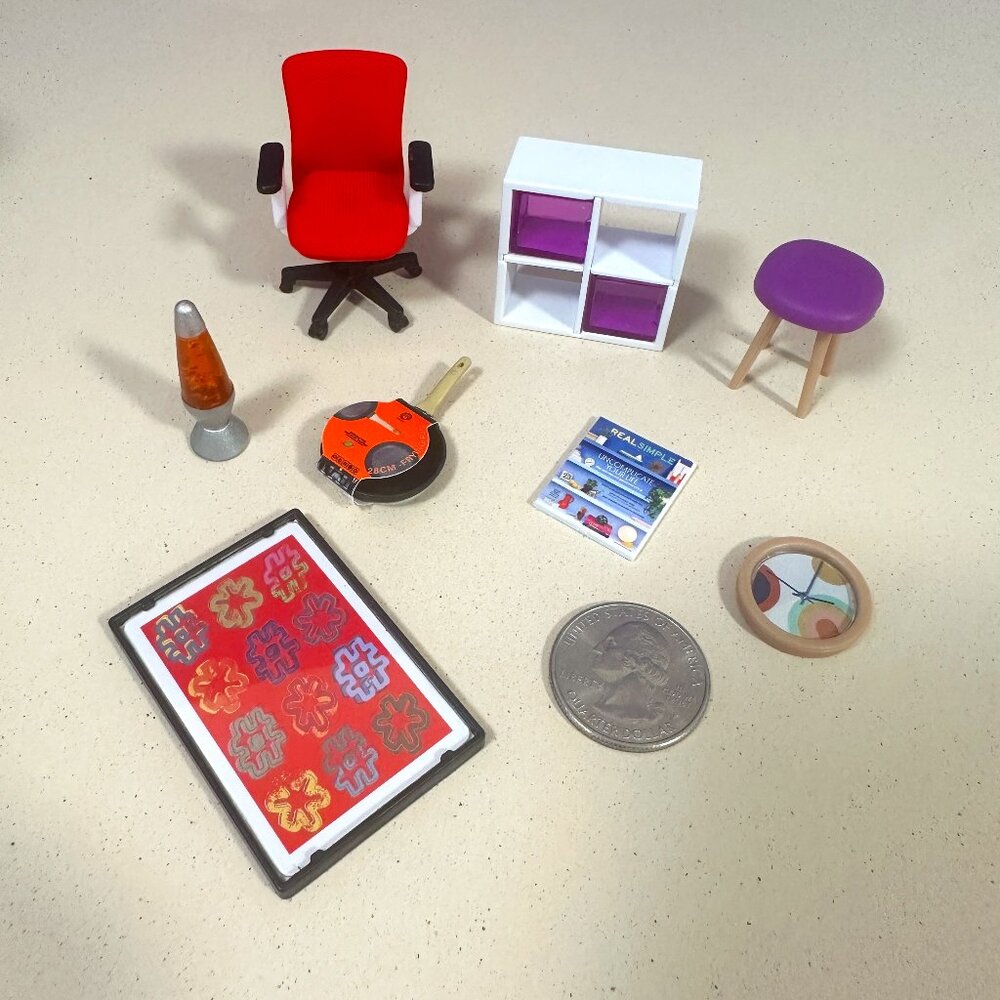 MINI BRANDS HOME NEW..!! 8 PIECES LOT..!!